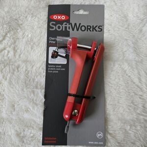 🔥3/$15🔥 OXO SoftWorks  Cherry/Olive‎ Pitter